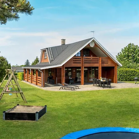 Beautiful Home In Glesborg With Sauna Glesborg
