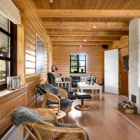Beautiful Home In Glesborg With Sauna