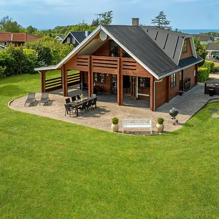 Beautiful Home In Glesborg With Sauna Glesborg